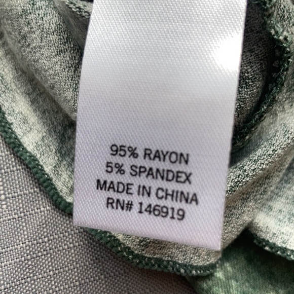 3/$15 So skinny strap tank green print soft boho casual sleeveless top S jr - Picture 16 of 17